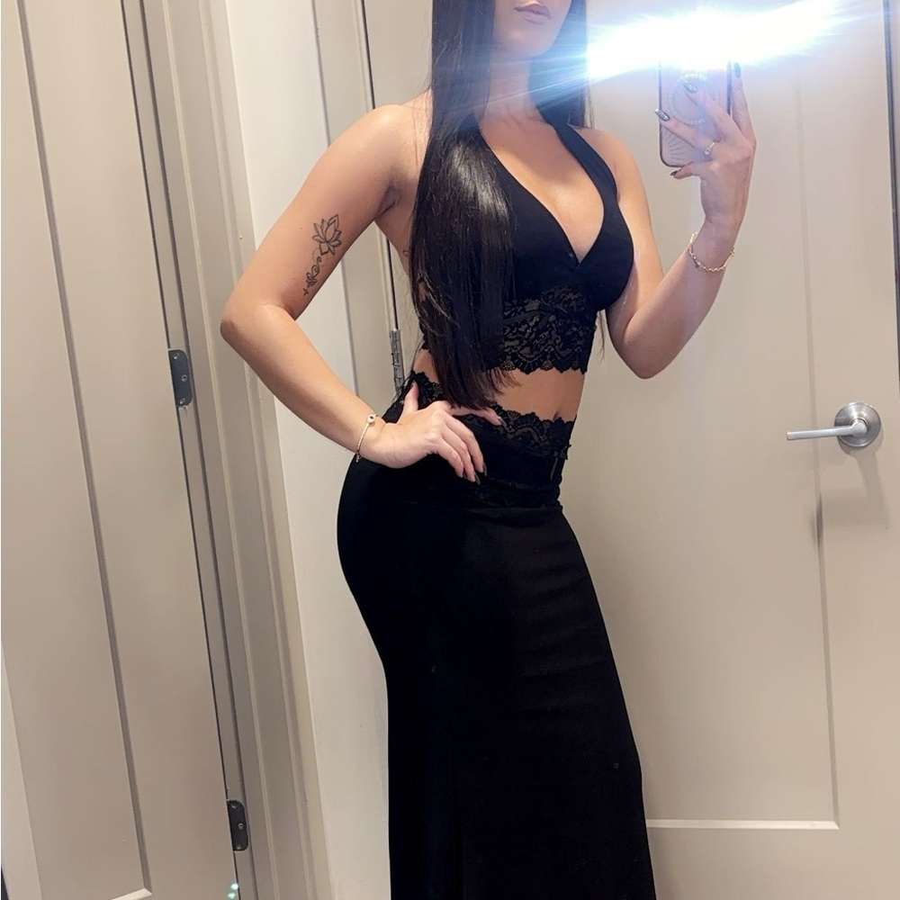Chic Black Lace Maxi Dress